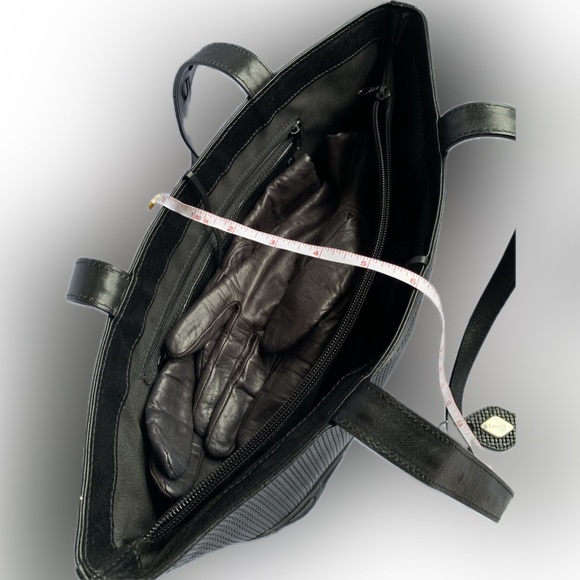 NWOT I SANTI Italian Black Leather Shoulder Bag Purse | never used - Picture 3 of 10